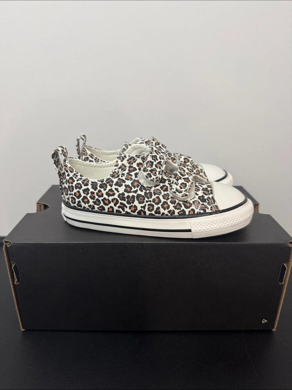 Converse Leopard Print Low Top Toddler Size 8 New NIB
